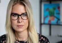 Russian police raid home of opposition activist Lyubov Sobol, Navalny says Russian police raid home of opposition activist Lyubov Sobol, Navalny says