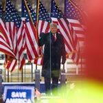 Snapchat locks Donald Trump’s account, as well Snapchat locks Donald Trump's account, as well